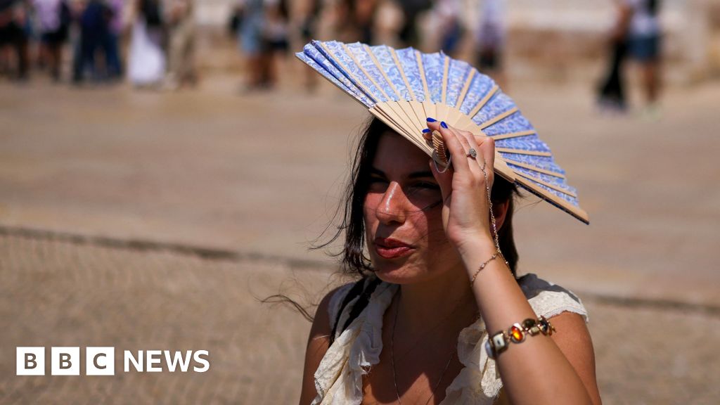 Португалия побила майский рекорд жары: 40,3°C, Европа изнывает от зноя