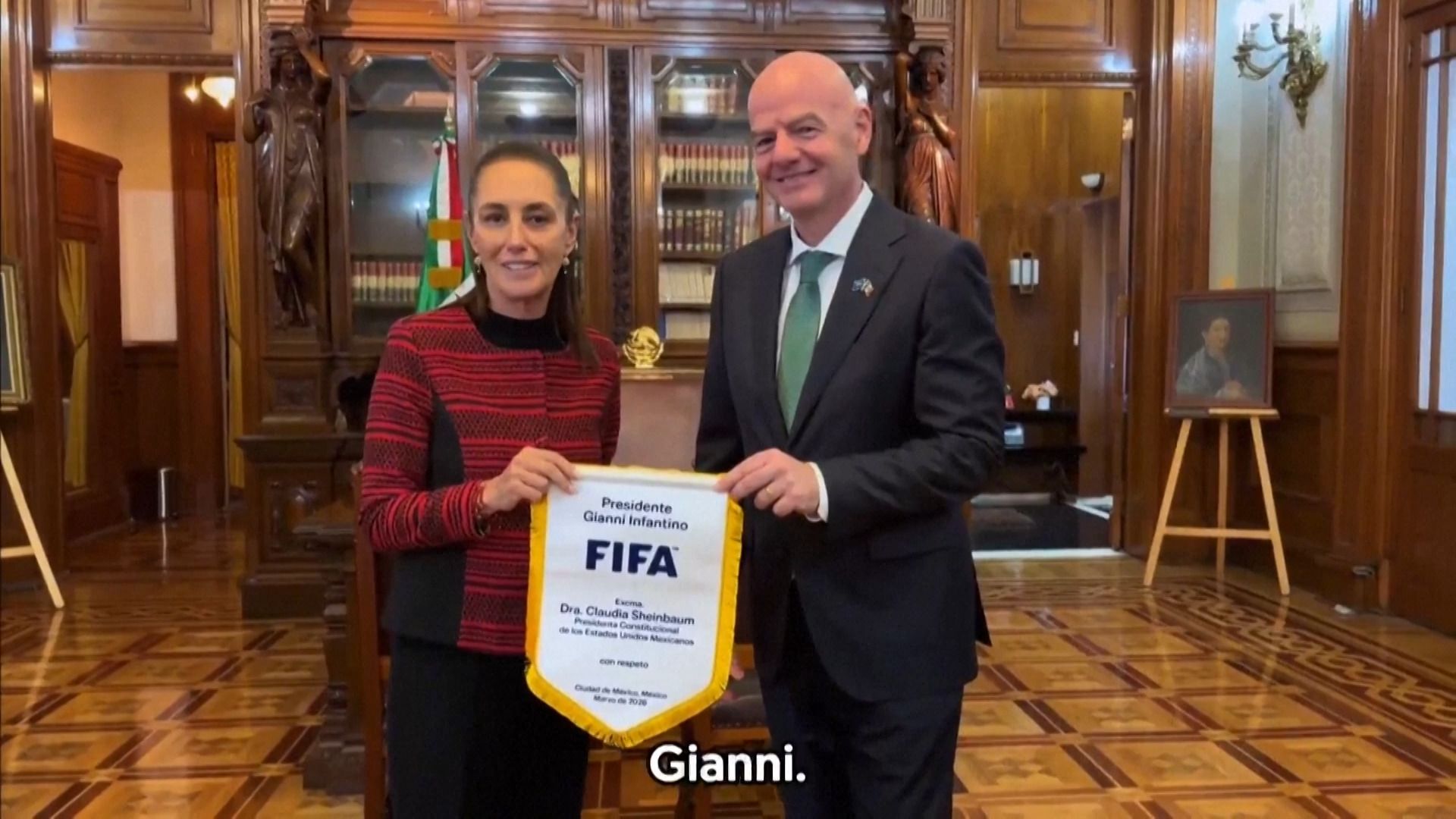 Президент Мексики встретился с главой FIFA