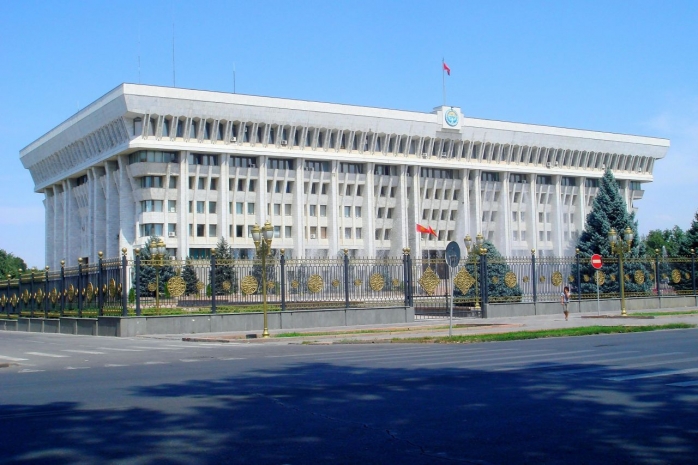 Депутатов подозревают в использовании поддельных дипломов в Кыргызстане