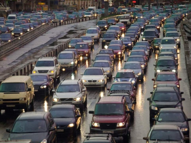 Цена платной парковки в Москве будет зависеть от пробок