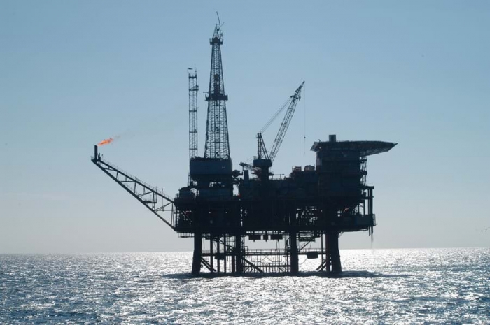 Мировые цены на нефть снизились почти на 5%