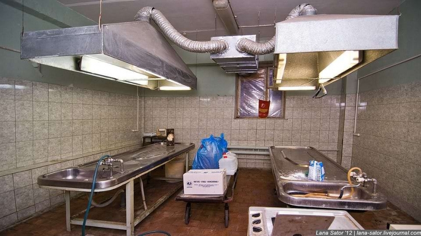 В Актау местный морг взимал плату за бесплатные услуги