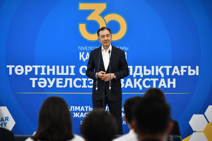 Депутаты просят проверить законность действий экс-акима Алматы
