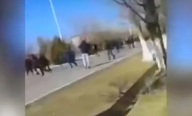 В интернет попало видео вооруженной стычки в Кызылорде