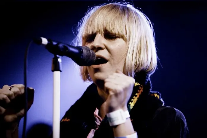 Sia представила песню для фильма «50 оттенков серого»