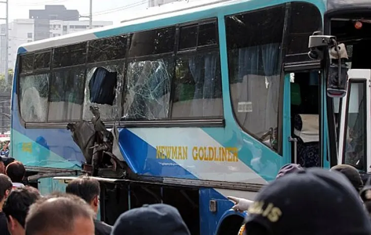 На юге Филиппин взорвался автобус