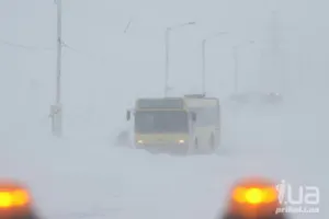На трассе в Карагандинской области сломался рейсовый автобус