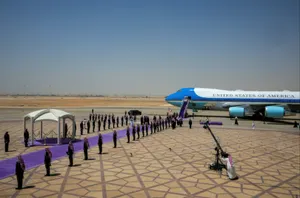 Трамп прилетел в Саудовскую Аравию в рамках турне по Ближнему Востоку