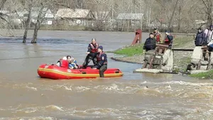 В ВКО эвакуируют жителей села из-за разлившейся от дождя Ульбы. ФОТО