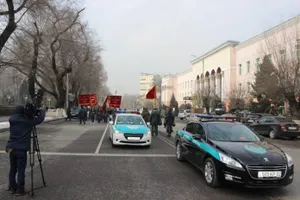 «Нас миллионы панфиловцев»: «Бессмертный полк» прошел по улицам Алматы (ФОТО, ВИДЕО)