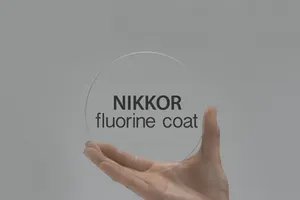 Nikon разработала водоотталкивающее покрытие для линз