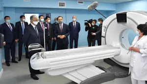 Токаев посетил новый филиал клинической инфекционной больницы в Алматы