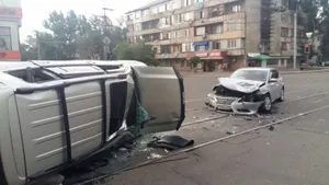 Беременная женщина и ещё 5 человек пострадали в ДТП в Алматы (ВИДЕО)