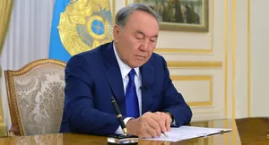 Назарбаев уверен, что армянский народ найдет выход из кризиса