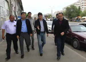 Торговцев алматинского рынка «Тастак» переведут под крышу