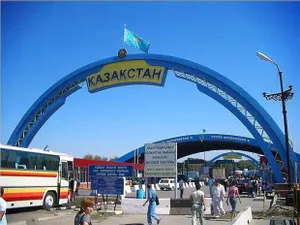 Кыргызстан закроет на ремонт три КПП на границе с Казахстаном