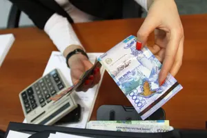 Министр труда критично высказался об уровне зарплат казахстанцев