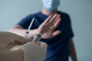 Имеют ли право невакцинированных отстранять от работы в Казахстане
