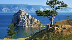 Задержан чиновник, разрешивший строительство на берегу Байкала