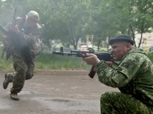 Камеры видеонаблюдения засняли обстрел мирных районов Донецка