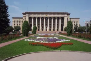 В центре Алматы перекрыто движение