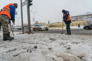 1400 дорожных рабочих чистят улицы Нур-Султана