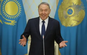 Нурсултан Назарбаев поздравил казахстанцев с праздниками