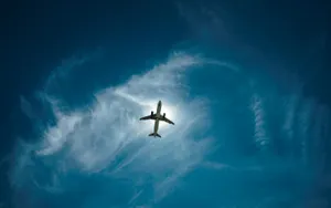 Борт компании Air Astana в течение часа кружил над Алматы