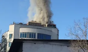 В Алматы горит девятиэтажный дом