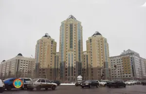 Исекешев предупреждает астанчан о падении плитки с жилых домов