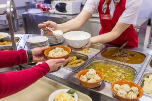Казахстанские столовые в этом году повысили цены почти на 5%