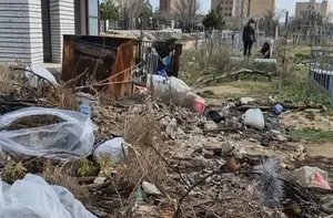 На захламленность мусором кладбищ пожаловались жители Актау