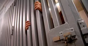Осужденный на шесть лет замминистра обороны может выйти досрочно