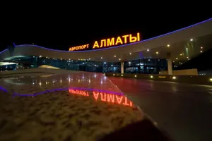 Алматинский аэропорт: как борются с «бомбилами» и высокими ценами на кофе