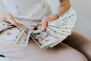 Курс доллара продолжает снижаться  в Казахстане