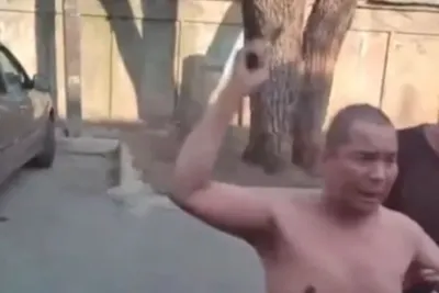 Мужчина с ножом напал на врачей скорой помощи в Алматы