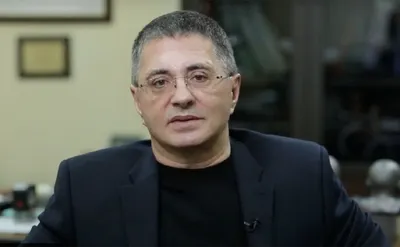 «Мутной историей» назвал пандемию коронавируса доктор Мясников