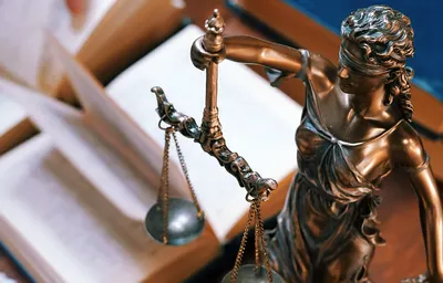 Зорлау ісі: Түркістан облысында адвокатқа үкім шығарылды