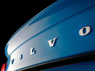 Volvo научилась искать место на парковке