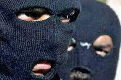 В Павлодаре два молодых преступника ограбили пенсионера