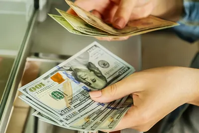 Курс тенге незначительно подрос