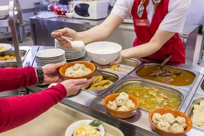 Казахстанские столовые в этом году повысили цены почти на 5%