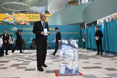 Токаев проголосовал на республиканском референдуме